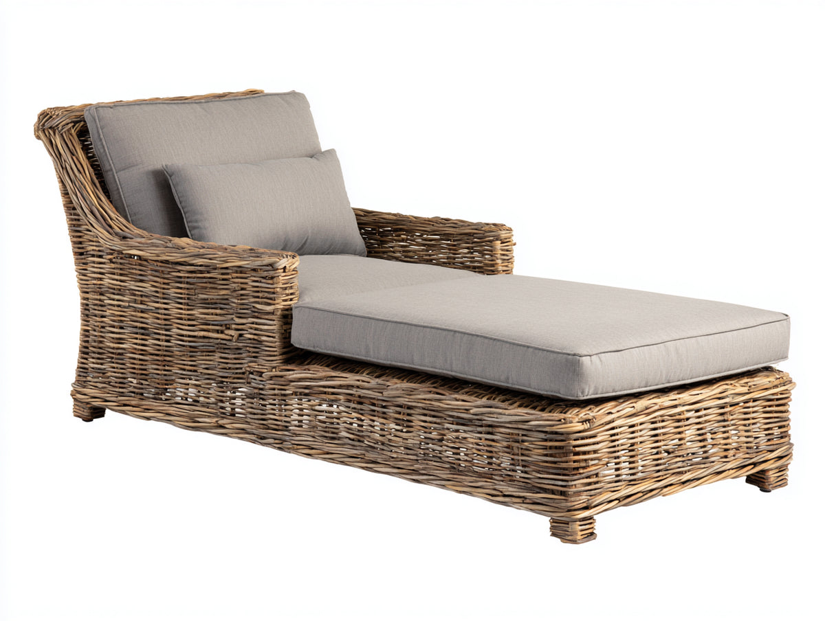 Sonnenliege aus Rattangeflecht 198 x 88 x 96 cm - Naturbraun - Breite Relaxliege mit Armlehnen für Terrasse und Wintergarten
